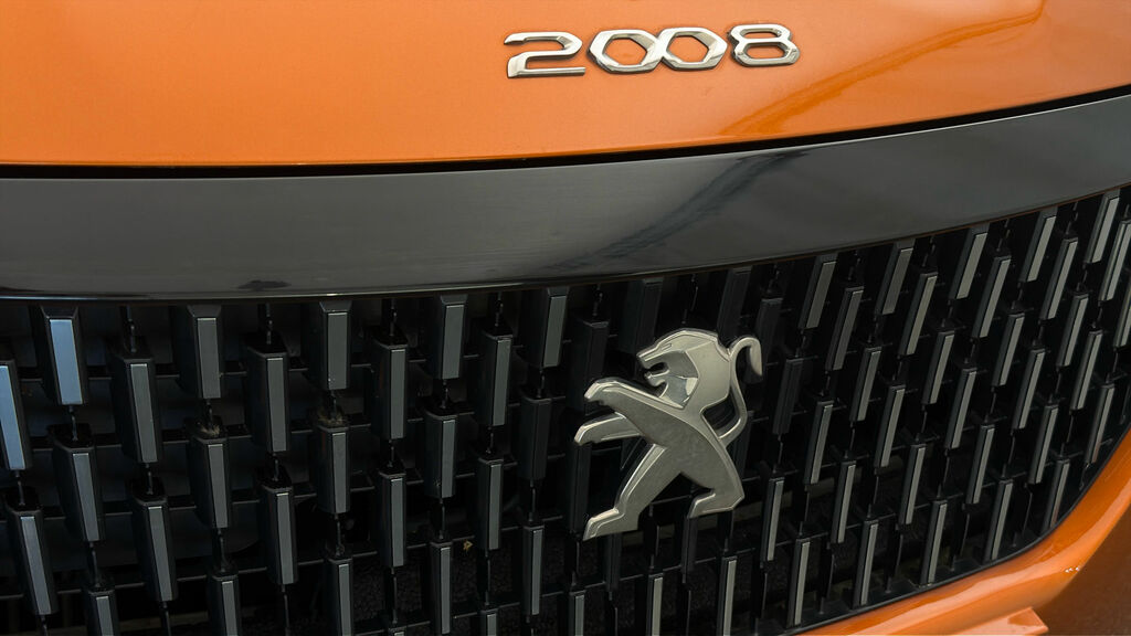 Peugeot 2008 Puretech Active Premium Red #21