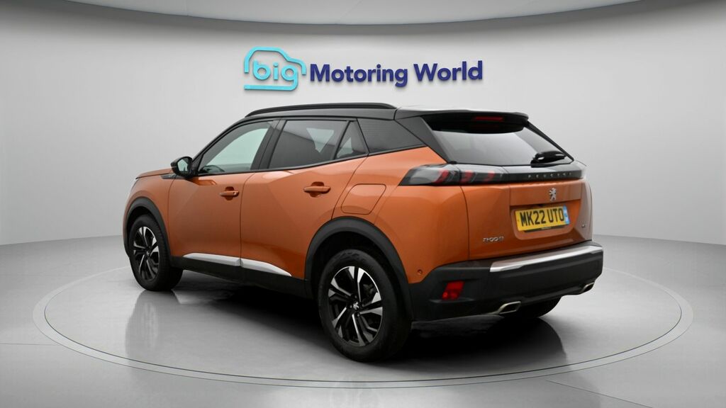 Peugeot 2008 Puretech Active Premium Red #5