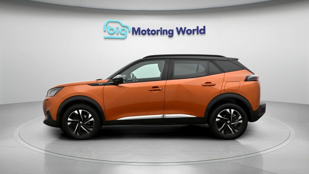 Peugeot 2008 Puretech Active Premium Red #4