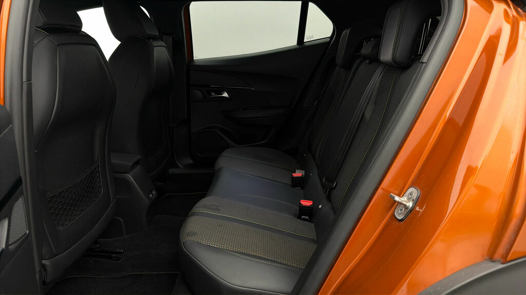 Peugeot 2008 Puretech Active Premium Red #15