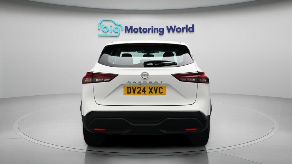 Nissan Qashqai Acenta Premium DV24XVC White #6
