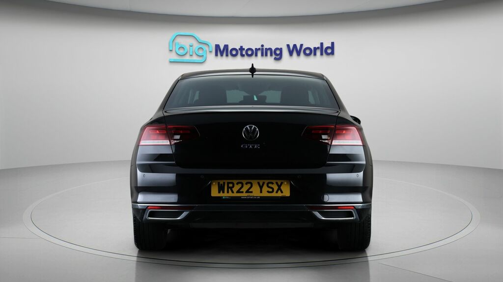 Volkswagen Passat Gte Black #6