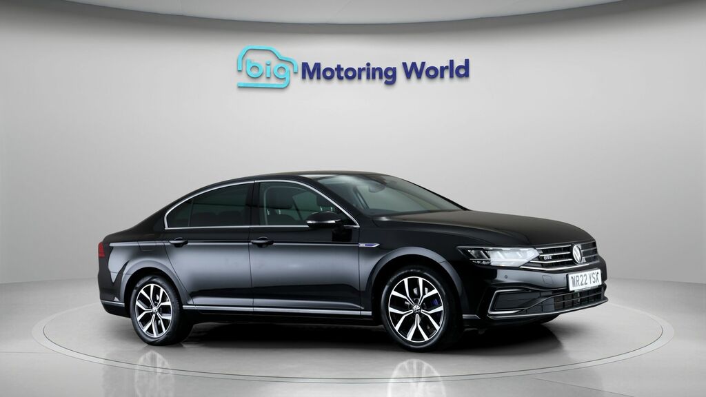 Volkswagen Passat Gte Black