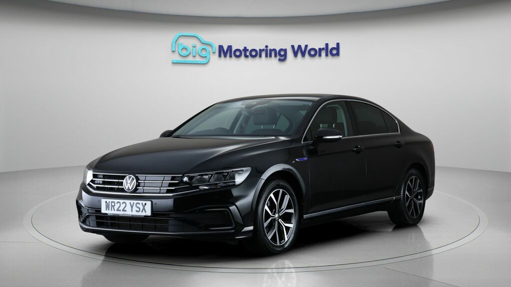 Volkswagen Passat Gte Black #3
