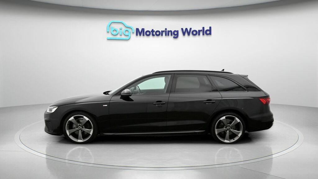 Audi A4 Avant Black Edition Black #4