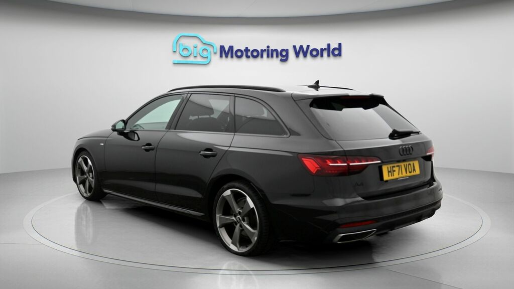 Audi A4 Avant Black Edition Black #5