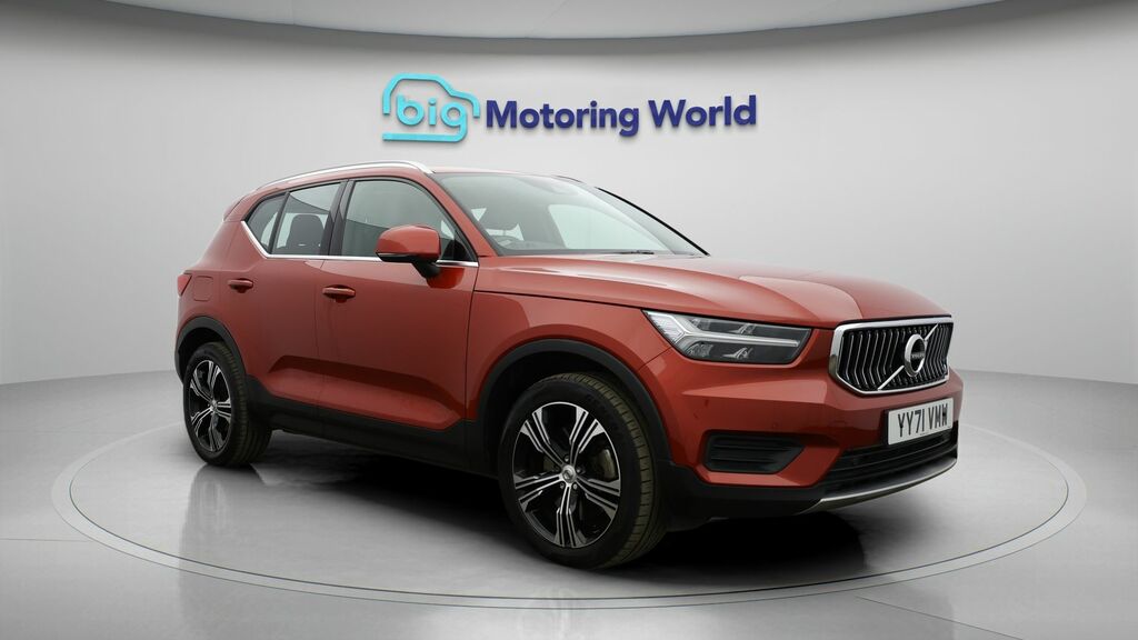 Volvo XC40 Inscription Red