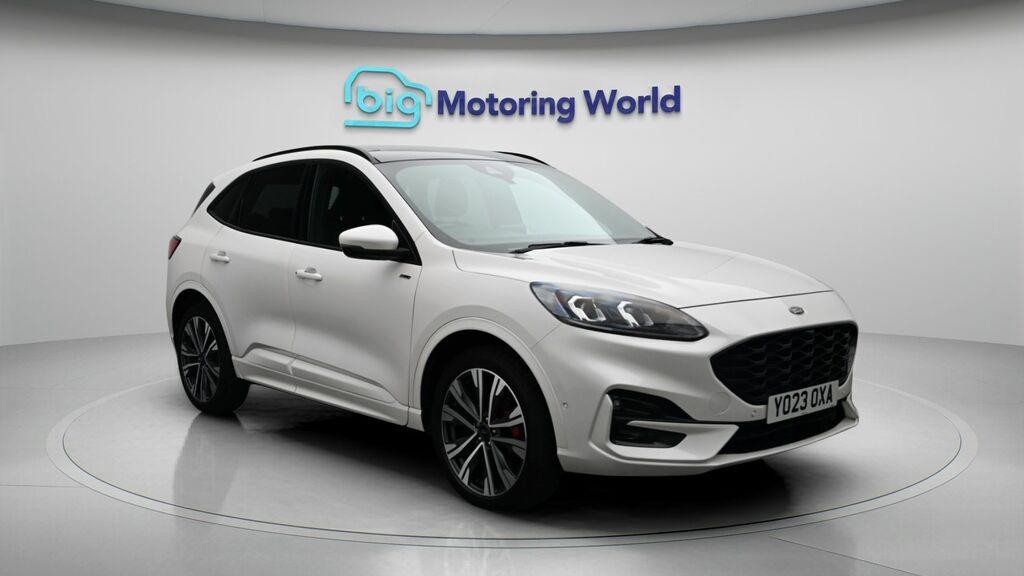 Ford Kuga St-line X White