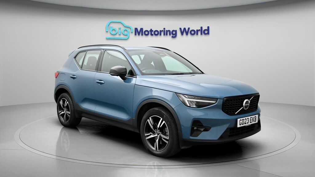 Volvo XC40 Plus Dark Blue