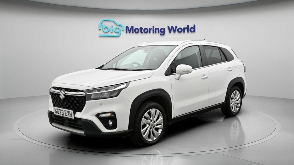 Suzuki S Cross Motion White #3