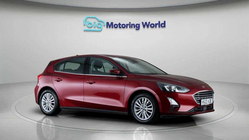 Ford Focus Titanium Red