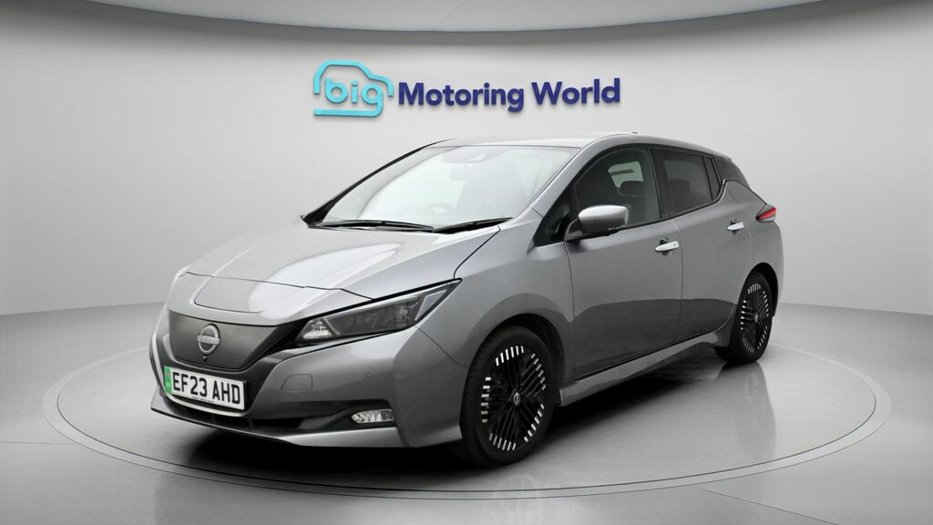 Nissan Leaf Tekna Grey #3