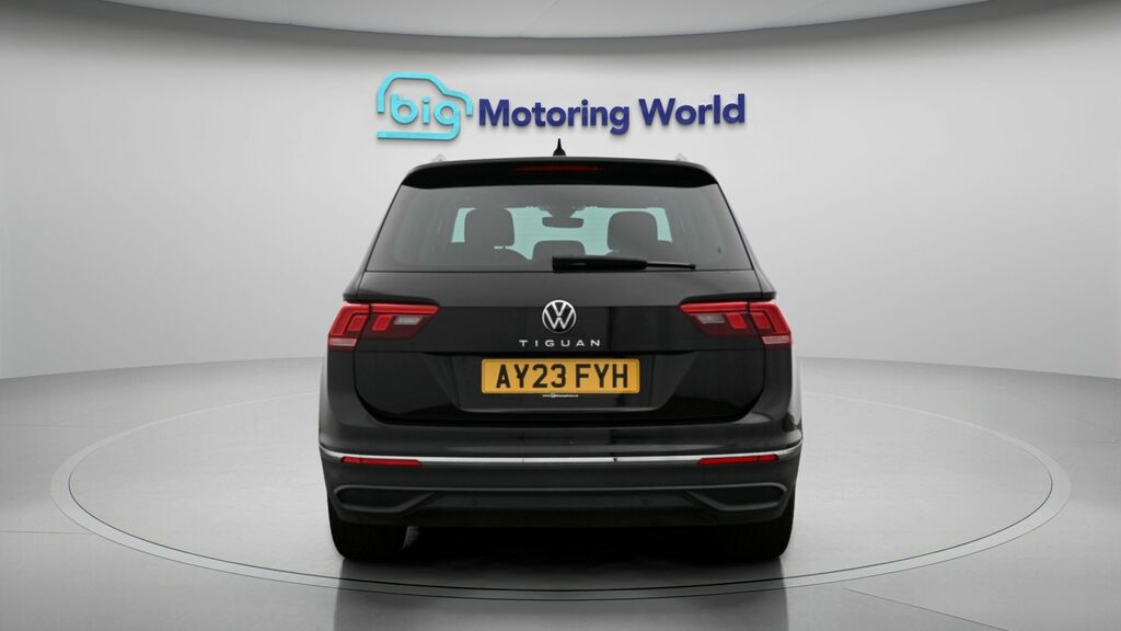 Volkswagen Tiguan Life AY23FYH Black #6