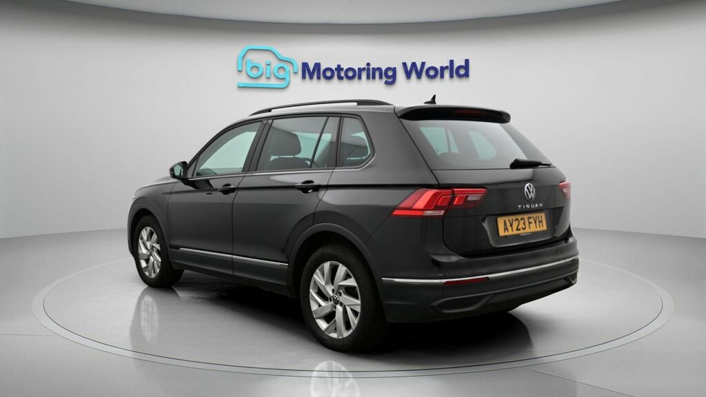 Volkswagen Tiguan Life AY23FYH Black #5