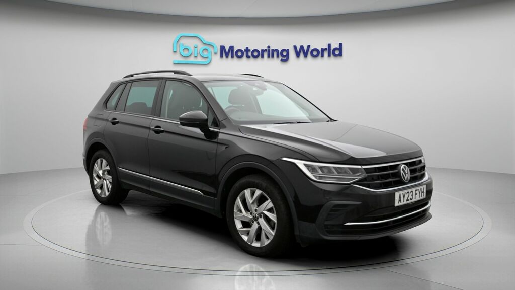 Volkswagen Tiguan Life Black