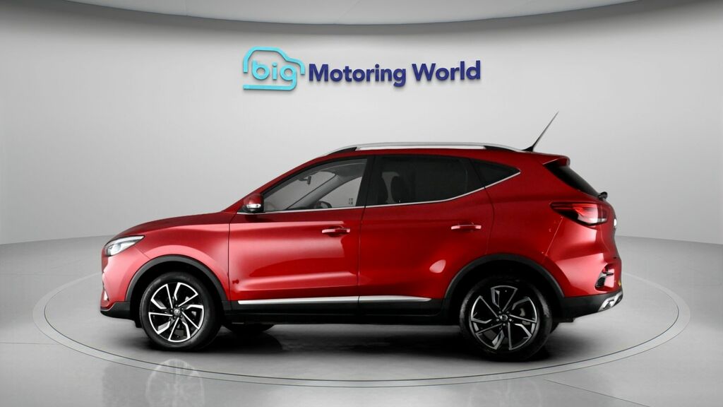 MG ZS Exclusive Red #5