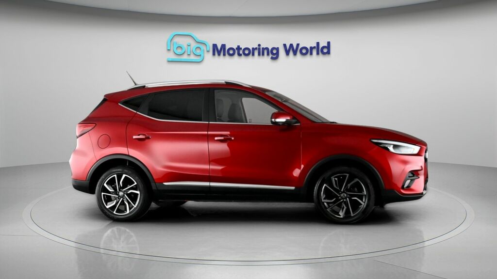 MG ZS Exclusive Red