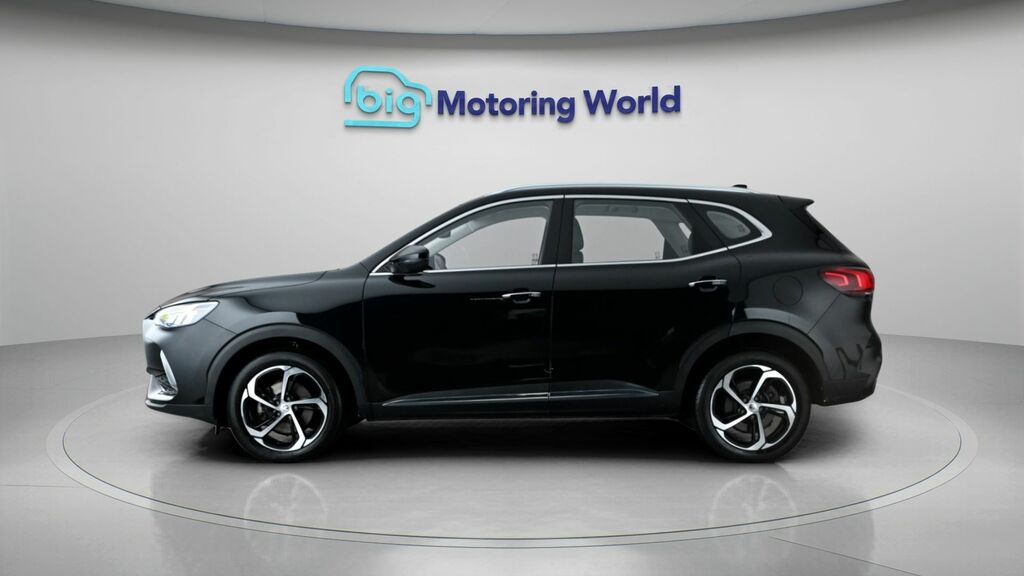MG HS Se Black #4