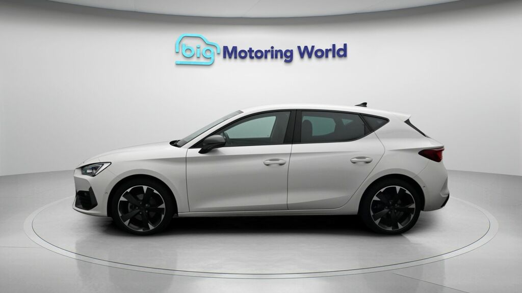 Cupra Leon V1 White #4