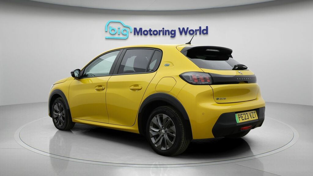 Peugeot e-208 Active Premium Yellow #5