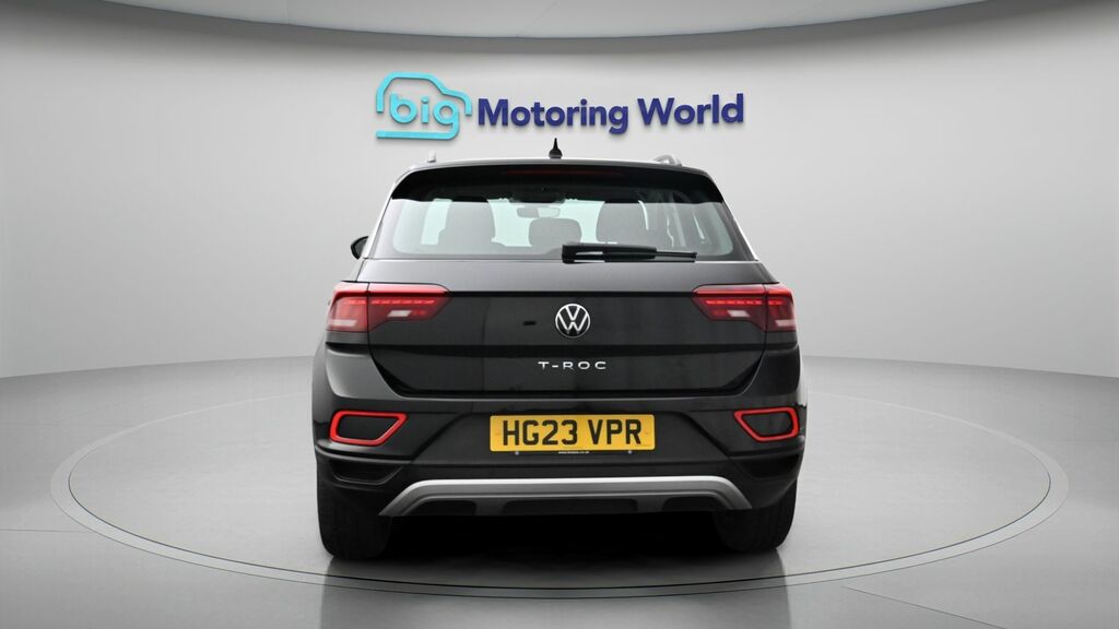 Volkswagen T-Roc Life Black #6