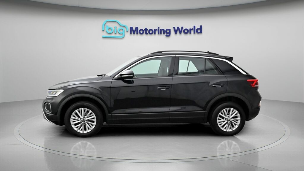 Volkswagen T-Roc Life Black #4