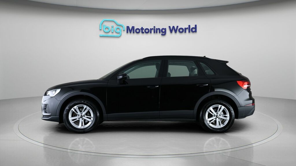 Audi Q3 Technik DA22EUU Black #4