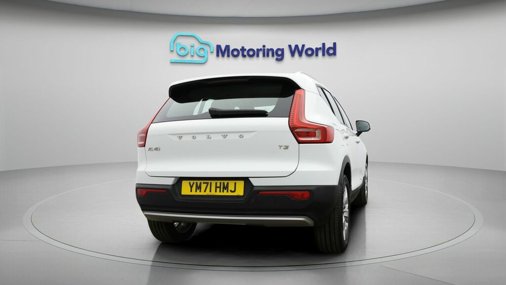 Volvo XC40 Momentum YM71HMJ White #6