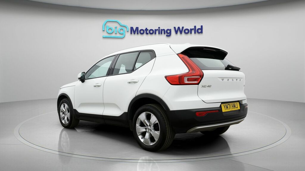 Volvo XC40 Momentum YM71HMJ White #5
