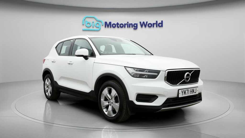 Volvo XC40 Momentum White