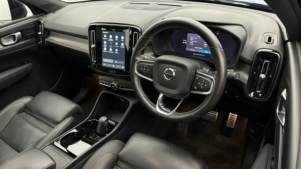 Volvo XC40 First Edition Blue