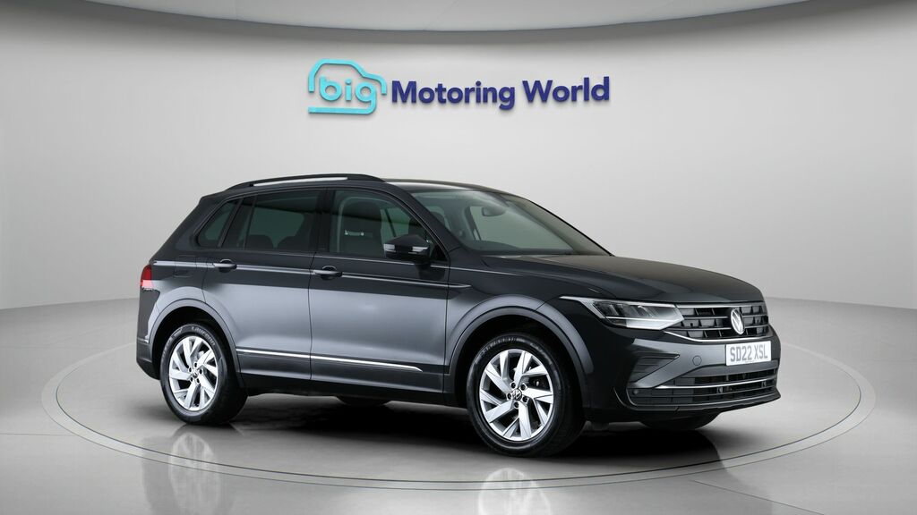 Volkswagen Tiguan Life Grey