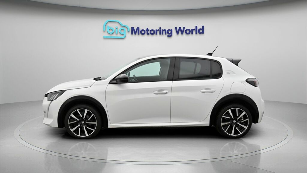 Peugeot 208 Gt White #4