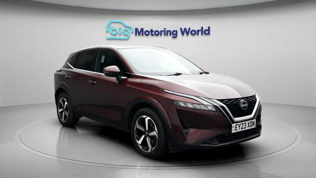 Nissan Qashqai N-connecta Red