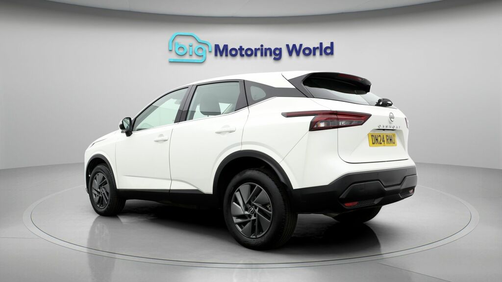 Nissan Qashqai Acenta Premium DN24RMU White #5
