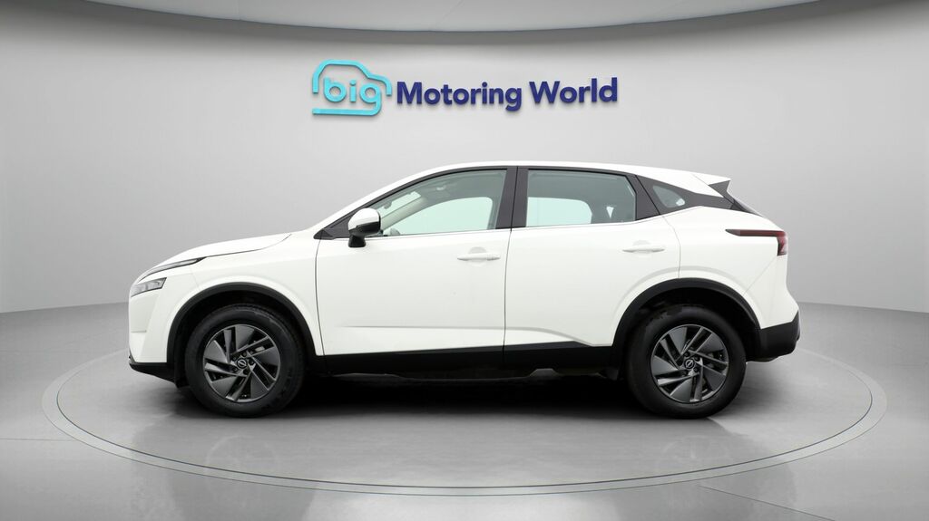 Nissan Qashqai Acenta Premium DN24RMU White #4