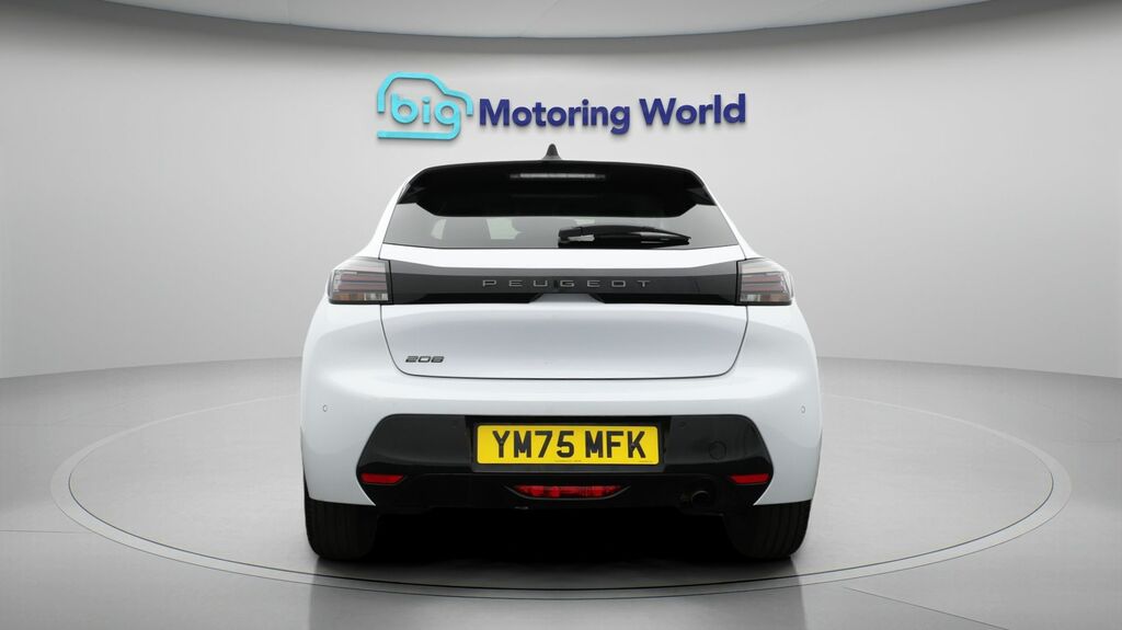 Peugeot 208 Allure White #6