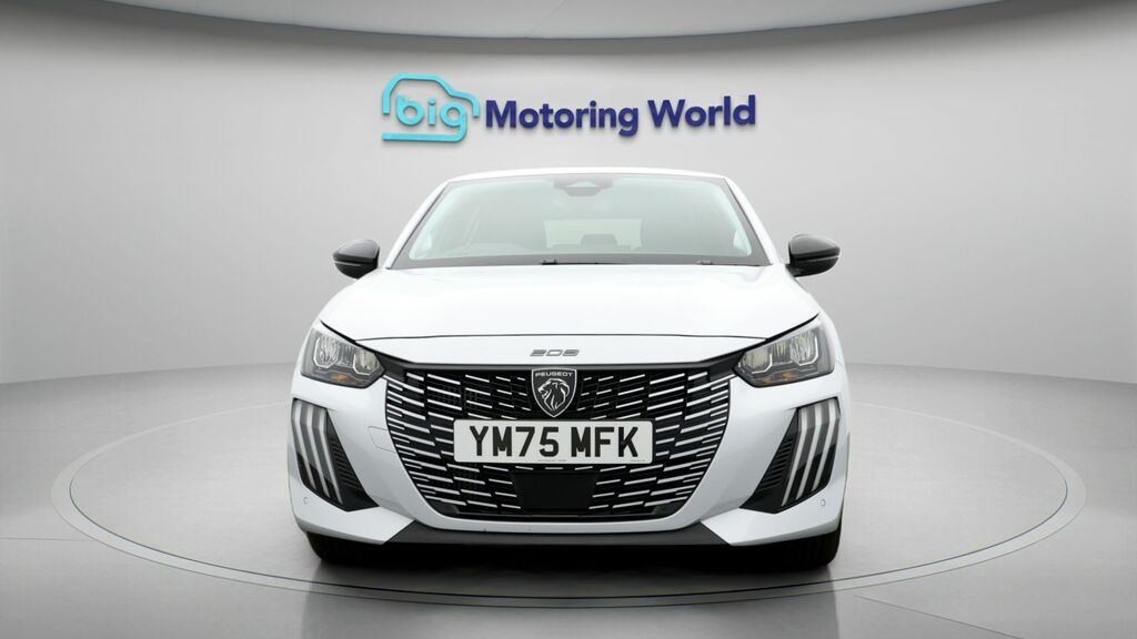 Peugeot 208 Allure White #2