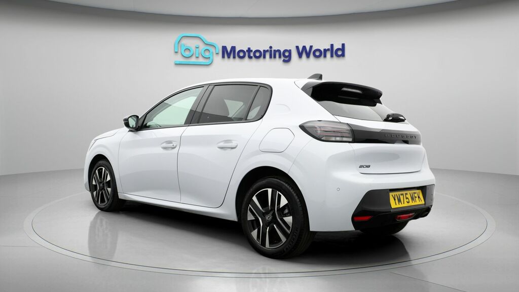 Peugeot 208 Allure White #5