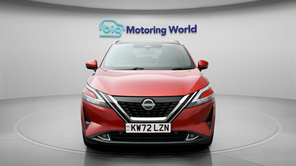 Nissan Qashqai Tekna KW72LZN Red #2