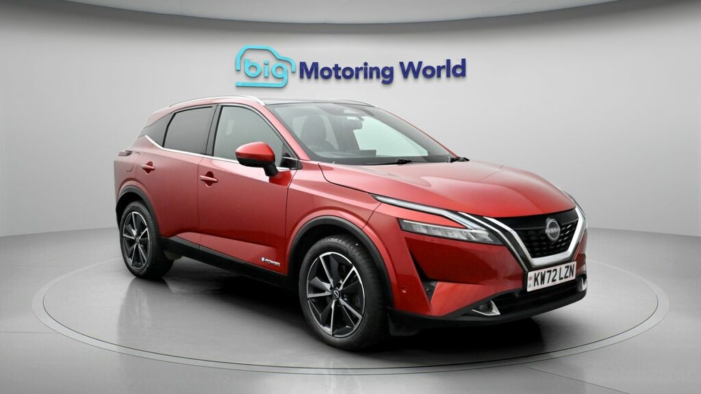Nissan Qashqai Tekna Red