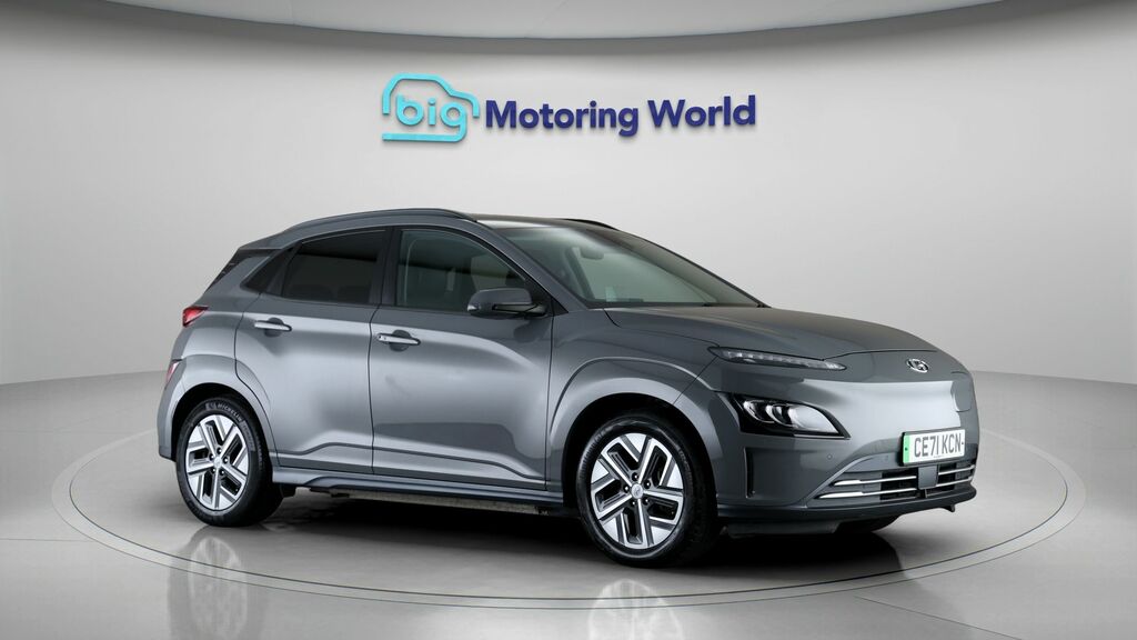 Hyundai Kona Hatchback Red #1