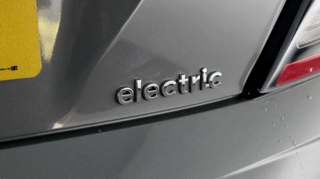Hyundai Kona Hatchback Red #21