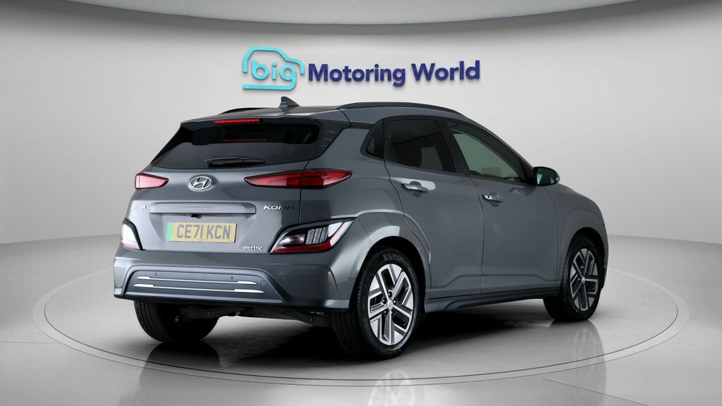 Hyundai Kona Hatchback Red #7