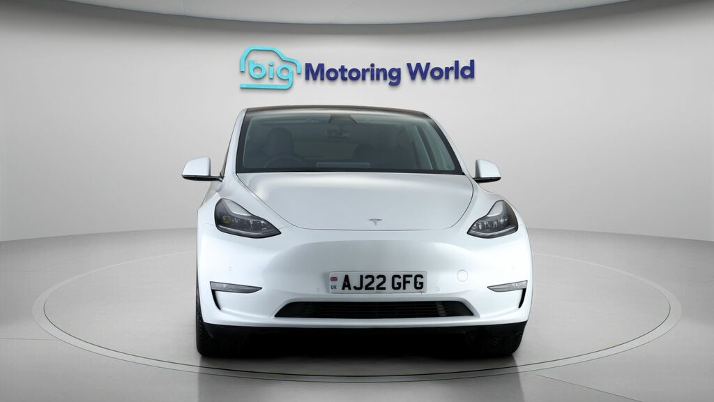 Tesla Model Y Long Range AJ22GFG White #2