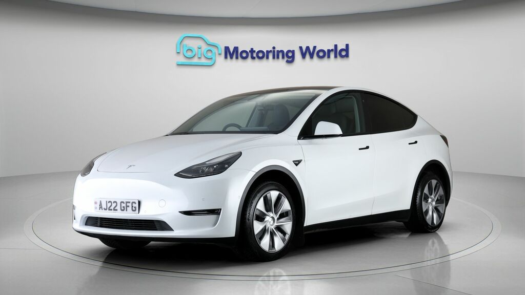 Tesla Model Y Long Range AJ22GFG White #3