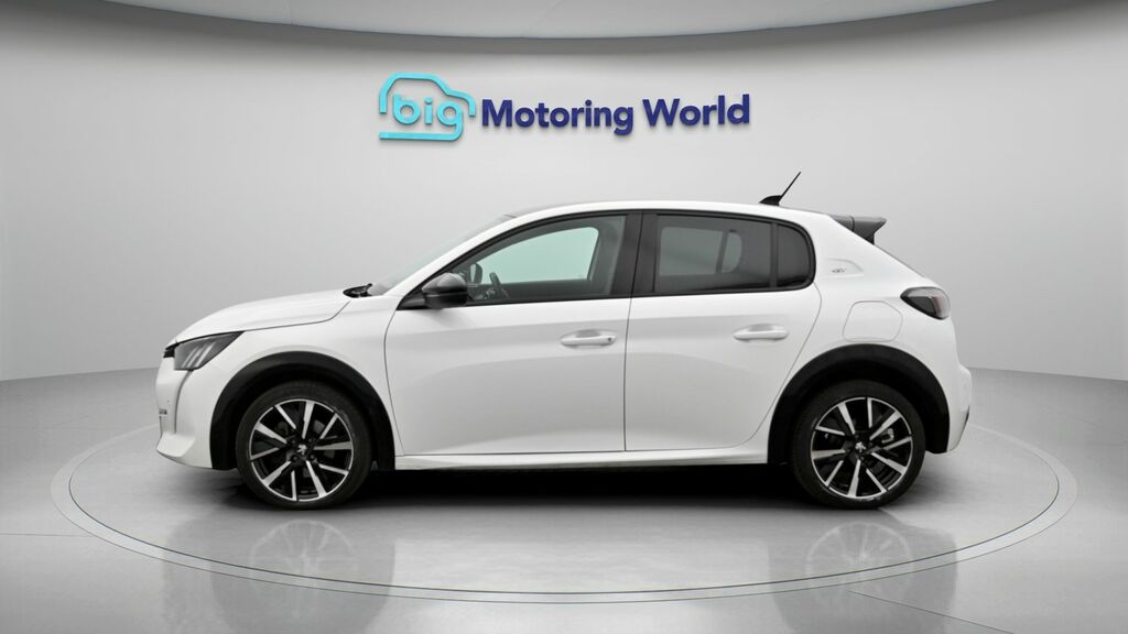 Peugeot 208 Gt White #4