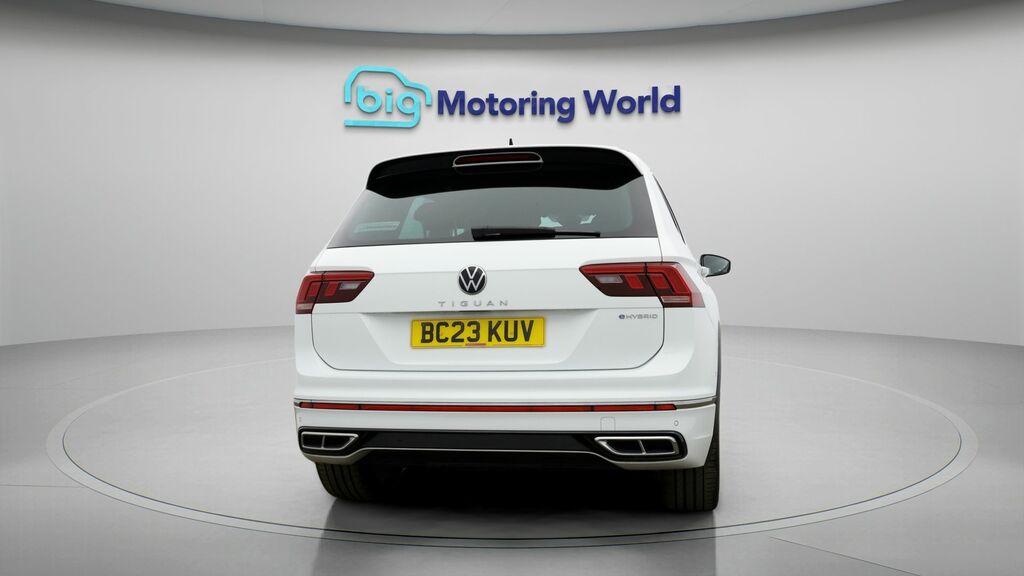 Volkswagen Tiguan R-line BC23KUV White #6