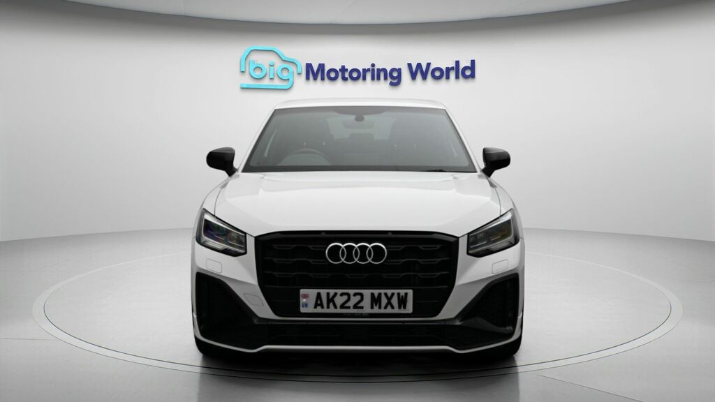 Audi Q2 Black Edition AK22MXW White #2