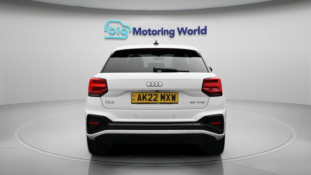 Audi Q2 Black Edition AK22MXW White #6
